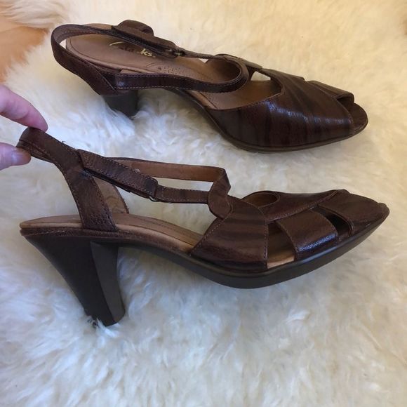 Clarks Brown Leather Peep Toe Sling Back Sandals - Picture 2 of 7